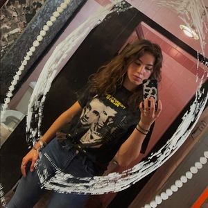 Meet your Posher, Ema